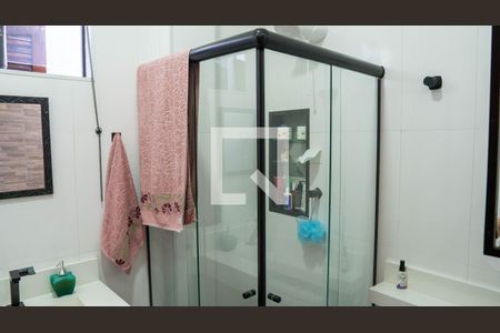 Casa à venda com 194m², 4 quartos e 3 vagasBanheiro