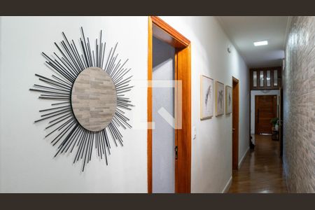 Casa à venda com 194m², 4 quartos e 3 vagasDetalhe Corredor