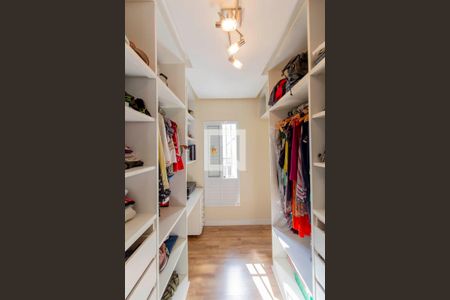 Casa de condomínio à venda com 98m², 2 quartos e 2 vagasCloset  