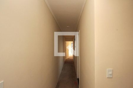 Casa à venda com 150m², 3 quartos e 4 vagas Casa à venda com 150m², 3 quartos e 4 vagasCorredor