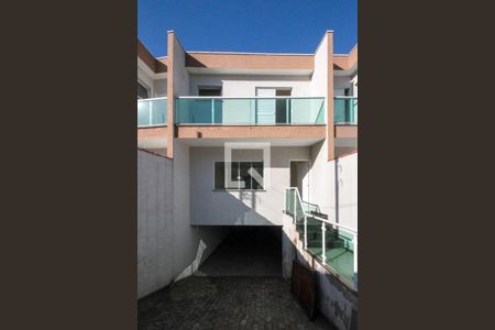 Casa à venda com 150m², 3 quartos e 4 vagas Casa à venda com 150m², 3 quartos e 4 vagasfrente