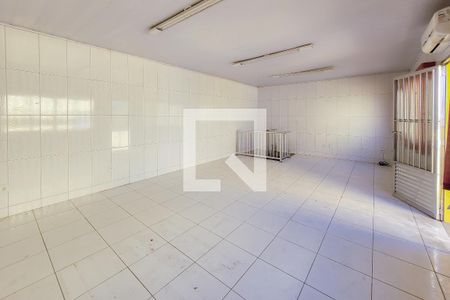 Casa à venda com 300m², 4 quartos e 3 vagas Casa à venda com 300m², 4 quartos e 3 vagasEdícula