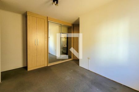 Casa à venda com 300m², 4 quartos e 3 vagas Casa à venda com 300m², 4 quartos e 3 vagasSuíte