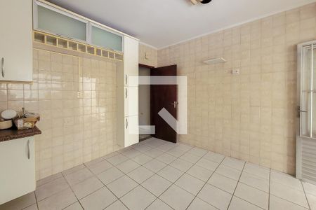 Casa à venda com 300m², 4 quartos e 3 vagas Casa à venda com 300m², 4 quartos e 3 vagasCozinha