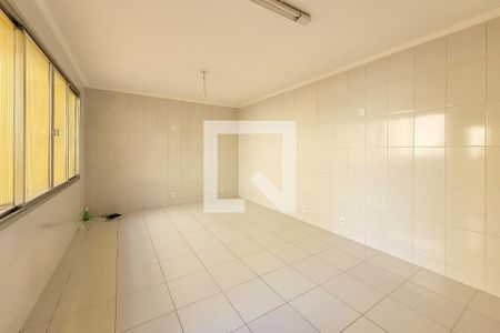 Casa à venda com 300m², 4 quartos e 3 vagas Casa à venda com 300m², 4 quartos e 3 vagasEdícula