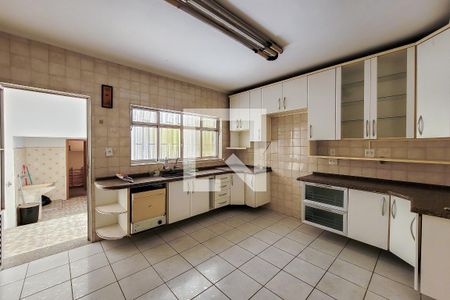 Casa à venda com 300m², 4 quartos e 3 vagas Casa à venda com 300m², 4 quartos e 3 vagasCozinha