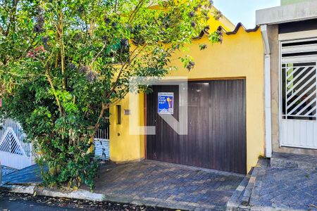 Casa à venda com 300m², 4 quartos e 3 vagas Casa à venda com 300m², 4 quartos e 3 vagasFachada