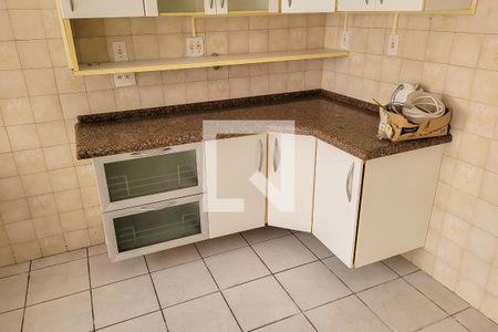 Casa à venda com 300m², 4 quartos e 3 vagas Casa à venda com 300m², 4 quartos e 3 vagasCozinha