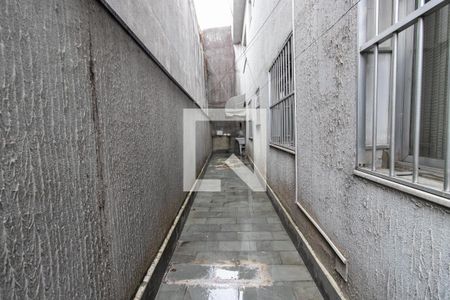 Casa à venda com 115m², 6 quartos e 1 vaga Casa à venda com 115m², 6 quartos e 1 vagaCorredor Lateral