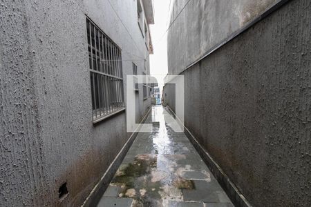 Casa à venda com 115m², 6 quartos e 1 vaga Casa à venda com 115m², 6 quartos e 1 vagaCorredor Lateral