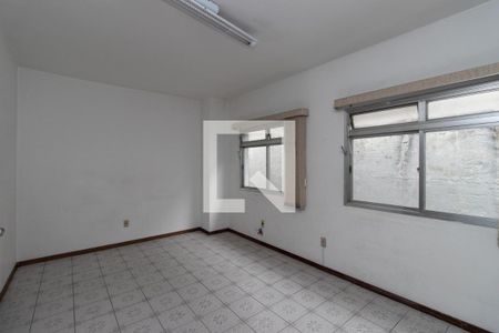 Casa à venda com 115m², 6 quartos e 1 vaga Casa à venda com 115m², 6 quartos e 1 vagaQuarto 4