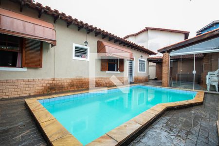 Casa para alugar com 270m², 3 quartos e 5 vagasPiscina