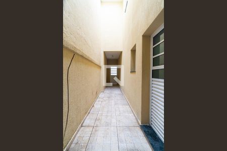 Casa para alugar com 100m², 2 quartos e 2 vagas Casa para alugar com 100m², 2 quartos e 2 vagasCorredor Lateral