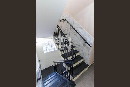 Apartamento para alugar com 48m², 2 quartos e sem vagaEscada