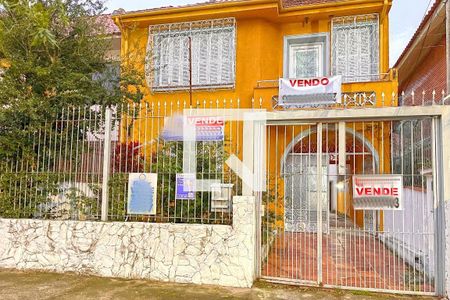 Casa à venda com 361m², 3 quartos e 7 vagasFachada