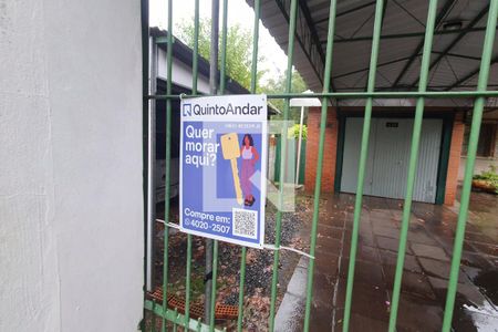 Casa à venda com 280m², 6 quartos e 2 vagas Casa à venda com 280m², 6 quartos e 2 vagasPlaquinha