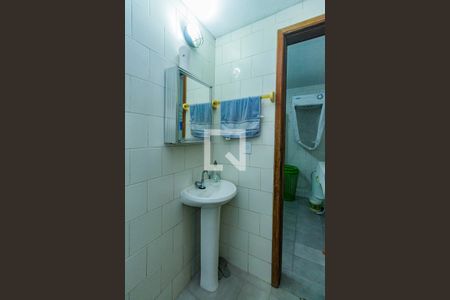 Casa à venda com 280m², 6 quartos e 2 vagas Casa à venda com 280m², 6 quartos e 2 vagasBanheiro 2