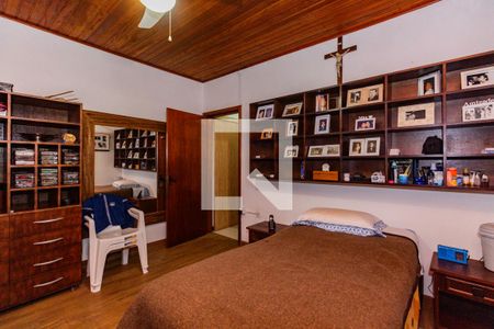 Casa à venda com 280m², 6 quartos e 2 vagas Casa à venda com 280m², 6 quartos e 2 vagasSuíte