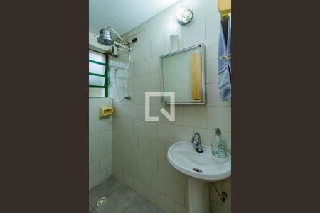 Casa à venda com 280m², 6 quartos e 2 vagas Casa à venda com 280m², 6 quartos e 2 vagasBanheiro 2
