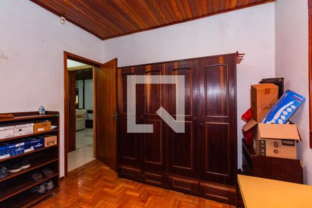 Casa à venda com 280m², 6 quartos e 2 vagas Casa à venda com 280m², 6 quartos e 2 vagasQuarto 4