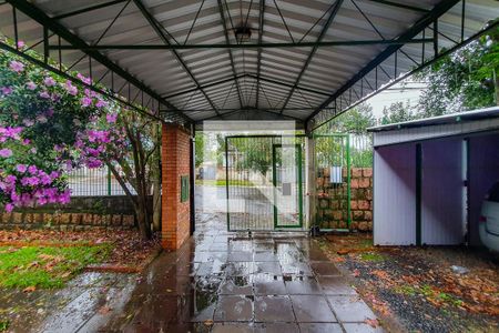 Casa à venda com 280m², 6 quartos e 2 vagas Casa à venda com 280m², 6 quartos e 2 vagasFachada da casa