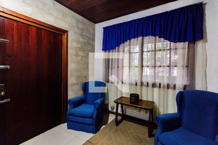 Casa à venda com 280m², 6 quartos e 2 vagas Casa à venda com 280m², 6 quartos e 2 vagasSala