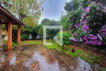 Casa à venda com 280m², 6 quartos e 2 vagas Casa à venda com 280m², 6 quartos e 2 vagasPátio