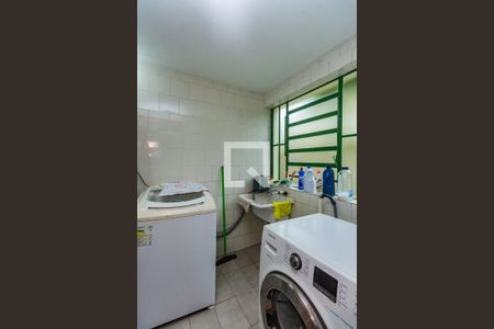 Casa à venda com 280m², 6 quartos e 2 vagas Casa à venda com 280m², 6 quartos e 2 vagasLavanderia