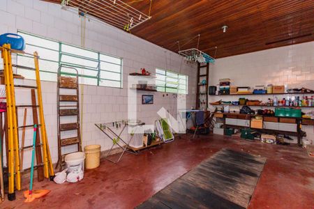 Casa à venda com 280m², 6 quartos e 2 vagas Casa à venda com 280m², 6 quartos e 2 vagasGaragem