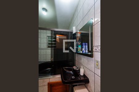 Casa à venda com 280m², 6 quartos e 2 vagas Casa à venda com 280m², 6 quartos e 2 vagasBanheiro 1