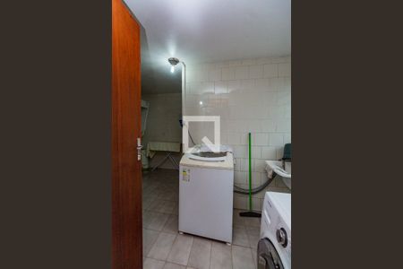 Casa à venda com 280m², 6 quartos e 2 vagas Casa à venda com 280m², 6 quartos e 2 vagasLavanderia