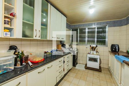 Casa à venda com 280m², 6 quartos e 2 vagas Casa à venda com 280m², 6 quartos e 2 vagasCozinha