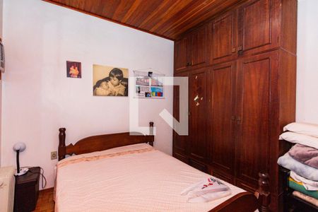 Casa à venda com 280m², 6 quartos e 2 vagas Casa à venda com 280m², 6 quartos e 2 vagasQuarto 1