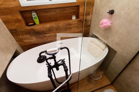 Casa à venda com 450m², 6 quartos e 8 vagas Casa à venda com 450m², 6 quartos e 8 vagasBanheiro 3 - suíte