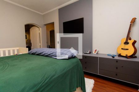 Casa à venda com 450m², 6 quartos e 8 vagas Casa à venda com 450m², 6 quartos e 8 vagasQuarto 2 - suíte com closet