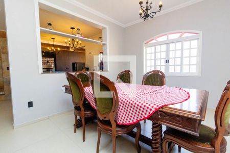 Casa à venda com 450m², 6 quartos e 8 vagas Casa à venda com 450m², 6 quartos e 8 vagasSala de Jantar