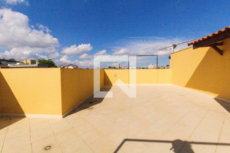 Casa à venda com 450m², 6 quartos e 8 vagas Casa à venda com 450m², 6 quartos e 8 vagasVaranda