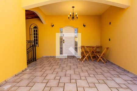 Casa à venda com 450m², 6 quartos e 8 vagas Casa à venda com 450m², 6 quartos e 8 vagasQuintal