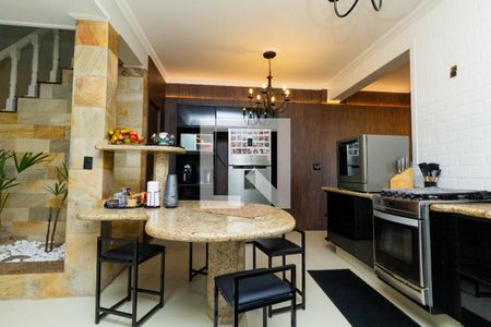 Casa à venda com 450m², 6 quartos e 8 vagas Casa à venda com 450m², 6 quartos e 8 vagasCozinha