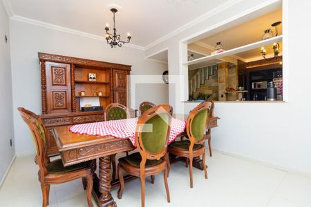 Casa à venda com 450m², 6 quartos e 8 vagas Casa à venda com 450m², 6 quartos e 8 vagasSala de Jantar