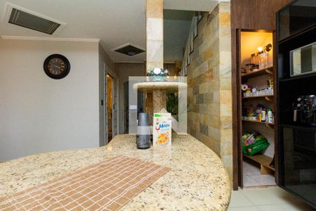 Casa à venda com 450m², 6 quartos e 8 vagas Casa à venda com 450m², 6 quartos e 8 vagasCozinha