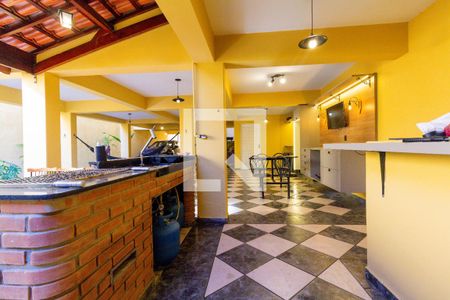 Casa à venda com 450m², 6 quartos e 8 vagas Casa à venda com 450m², 6 quartos e 8 vagasQuintal e Garagem