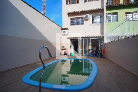 Casa à venda com 200m², 3 quartos e 3 vagasPátio _Fundos