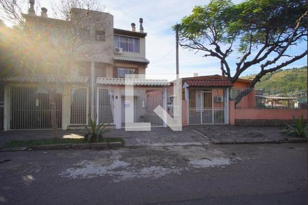 Casa à venda com 200m², 3 quartos e 3 vagasFachada