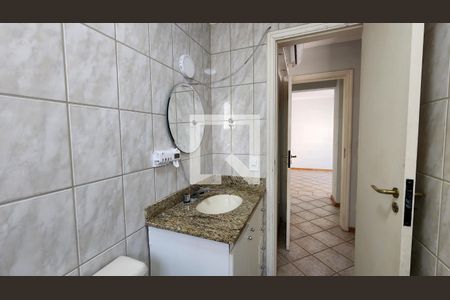 Banheiro de apartamento à venda com 1 quarto, 51m² em Centro, Campinas