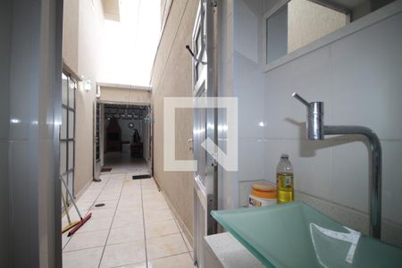 Casa à venda com 115m², 2 quartos e 4 vagasBanheiro de serviço