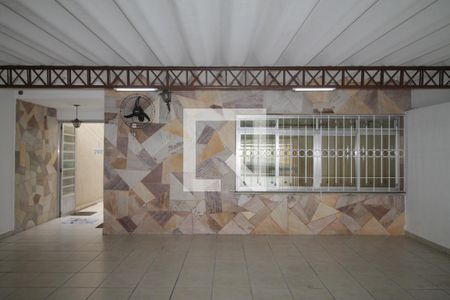 Casa à venda com 115m², 2 quartos e 4 vagasEntrada