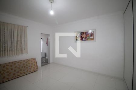 Casa à venda com 115m², 2 quartos e 4 vagasQuarto Suíte 2