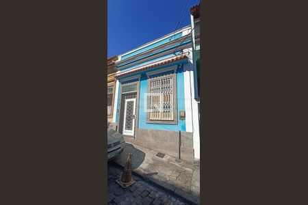 Casa para alugar com 100m², 2 quartos e sem vaga Casa para alugar com 100m², 2 quartos e sem vagaFachada