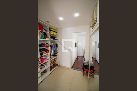 Casa para alugar com 100m², 2 quartos e sem vaga Casa para alugar com 100m², 2 quartos e sem vagaCloset da suíte